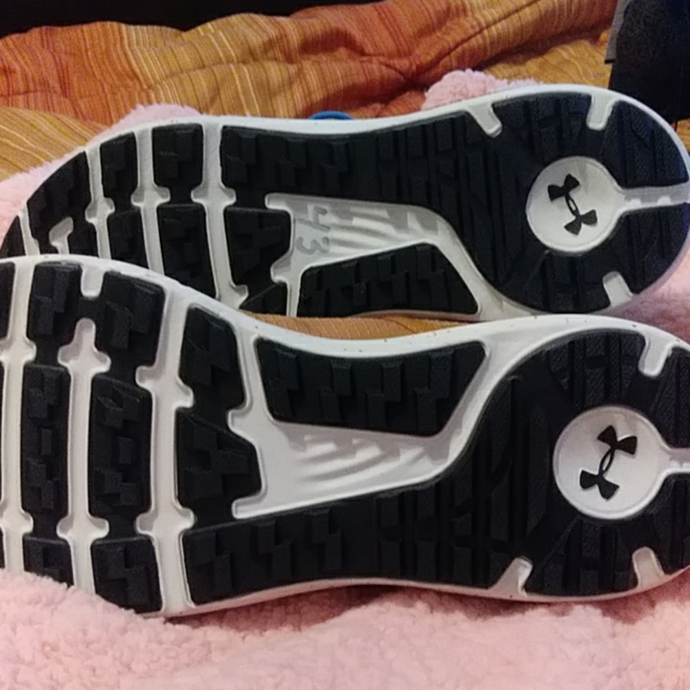 Shoes - Picture 5 of 5